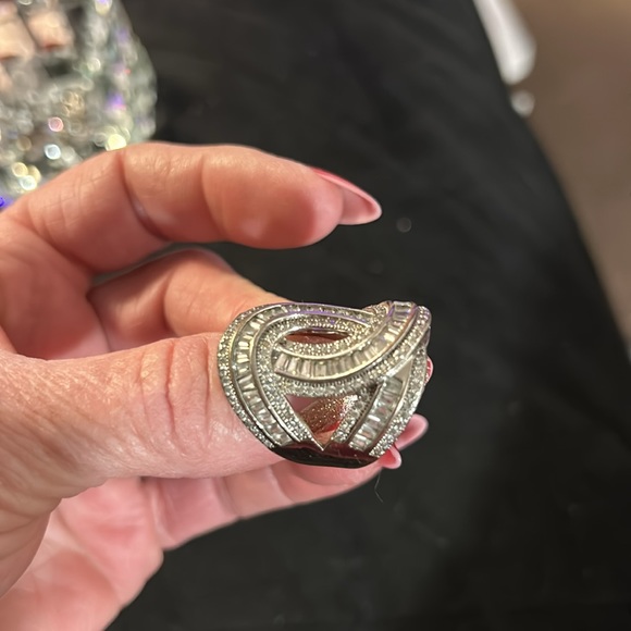 Ring - Picture 6 of 7